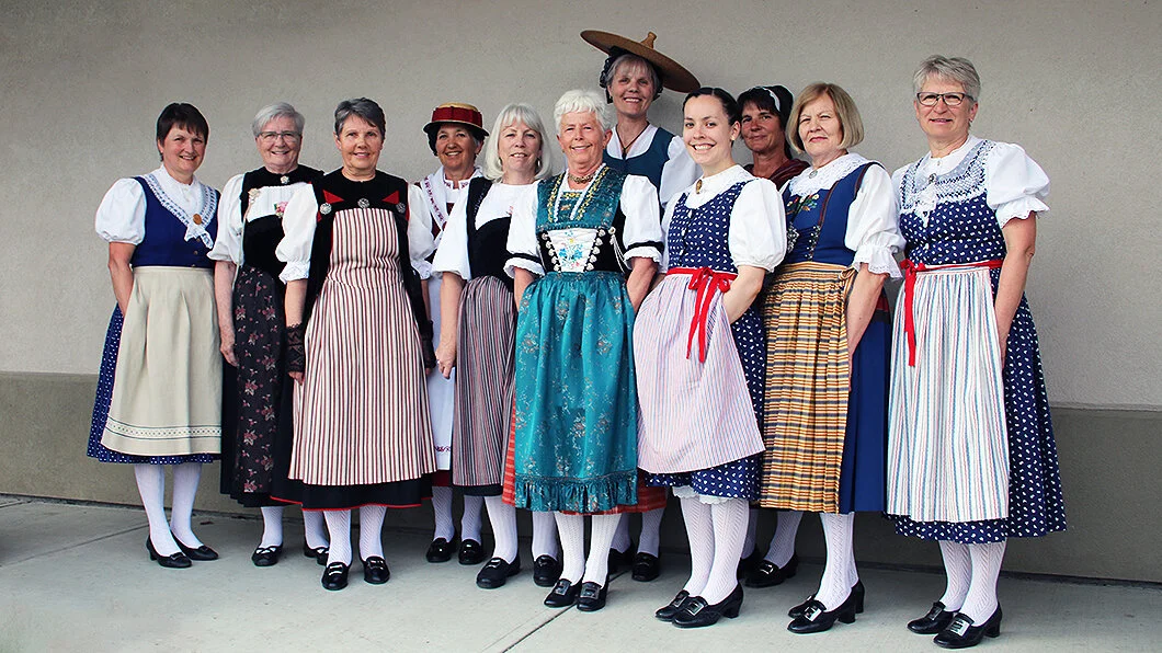 Traditional swiss 2025 women's clothing